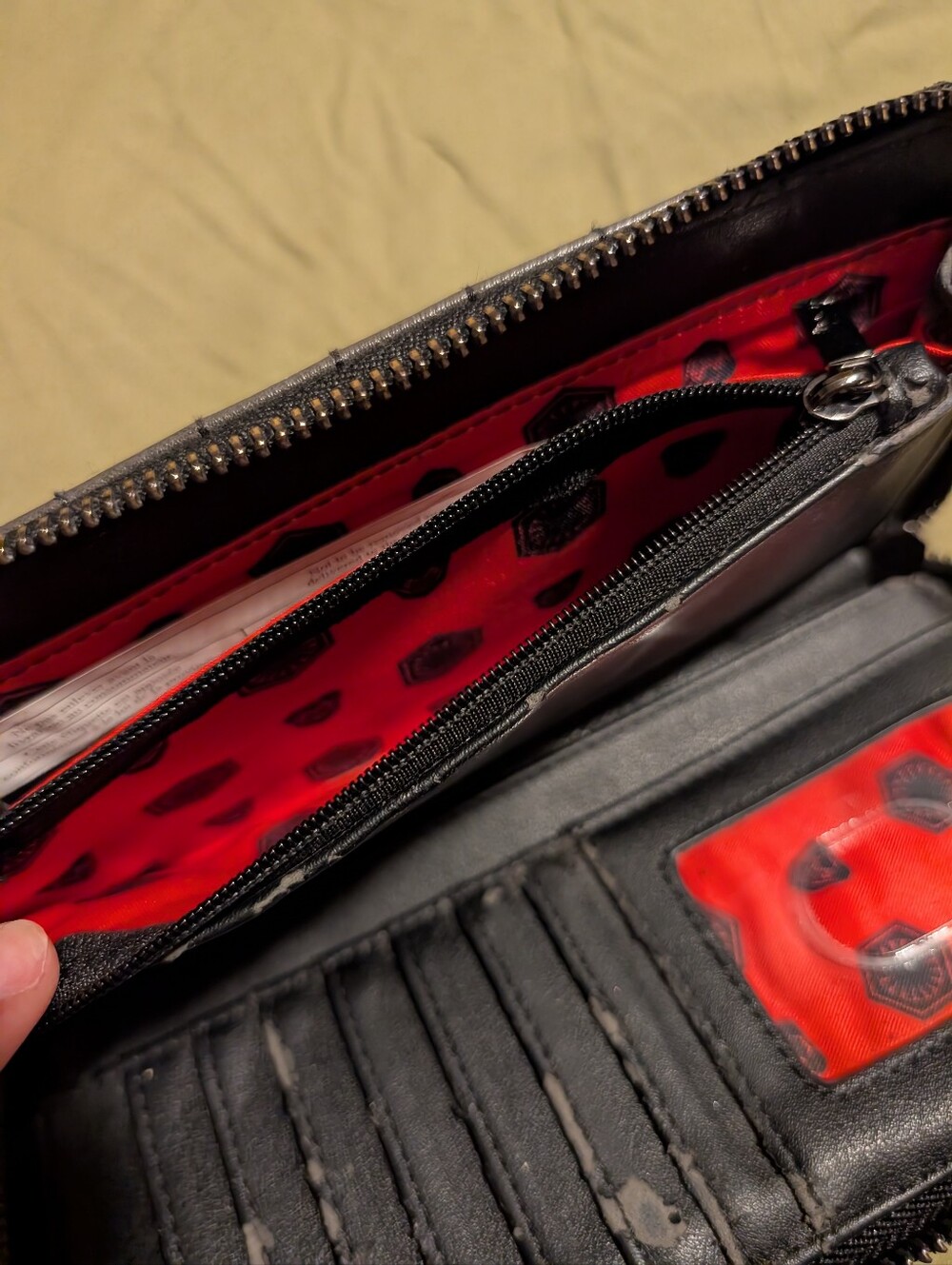 Used Star wars Kylo Ren Loungefly Bag - Picture 16 of 16